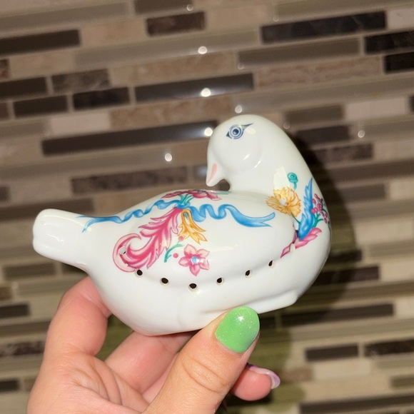 Elizabeth Arden Palais de Versailles Vintage Porcelain Sachet Bird Pomander - Picture 2 of 6